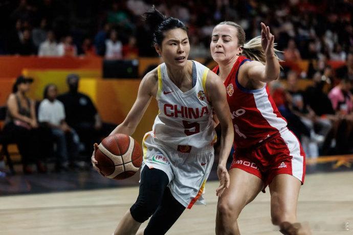 中国女篮战意大利决定附加赛对手2026年国际篮联女篮世界杯于当地时间6日在德国柏