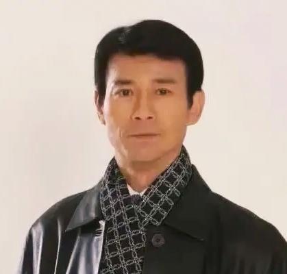 消失三年，首度报平安
3月24日，79岁的郑少秋在影迷会账号上以“秋哥”署名，为