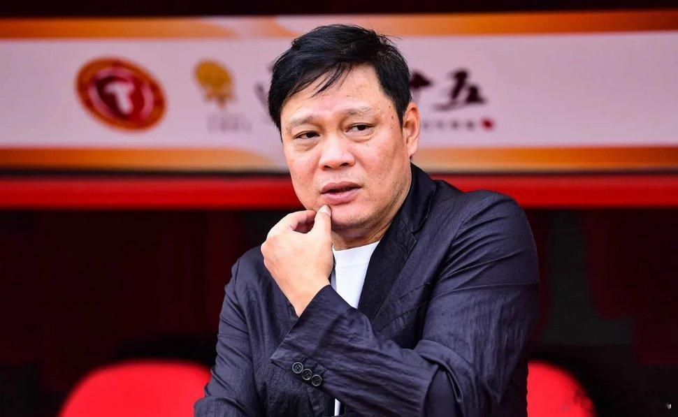 主持人问范志毅:“你能接受女儿租房结婚吗？”范志毅斩钉截铁摇摇头:“我不接受！”