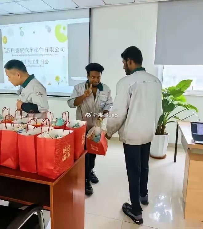 现场实拍！苏州工厂违规引进印度工人一事,涉事台企已被多部门联合调查据多名实地探访
