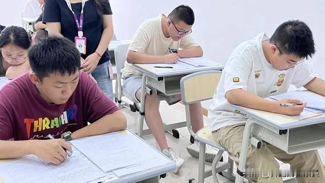 读职校真的丢人吗其实没有丢不丢人的这个说法，不管是读什么样的大学，通过自己的努力