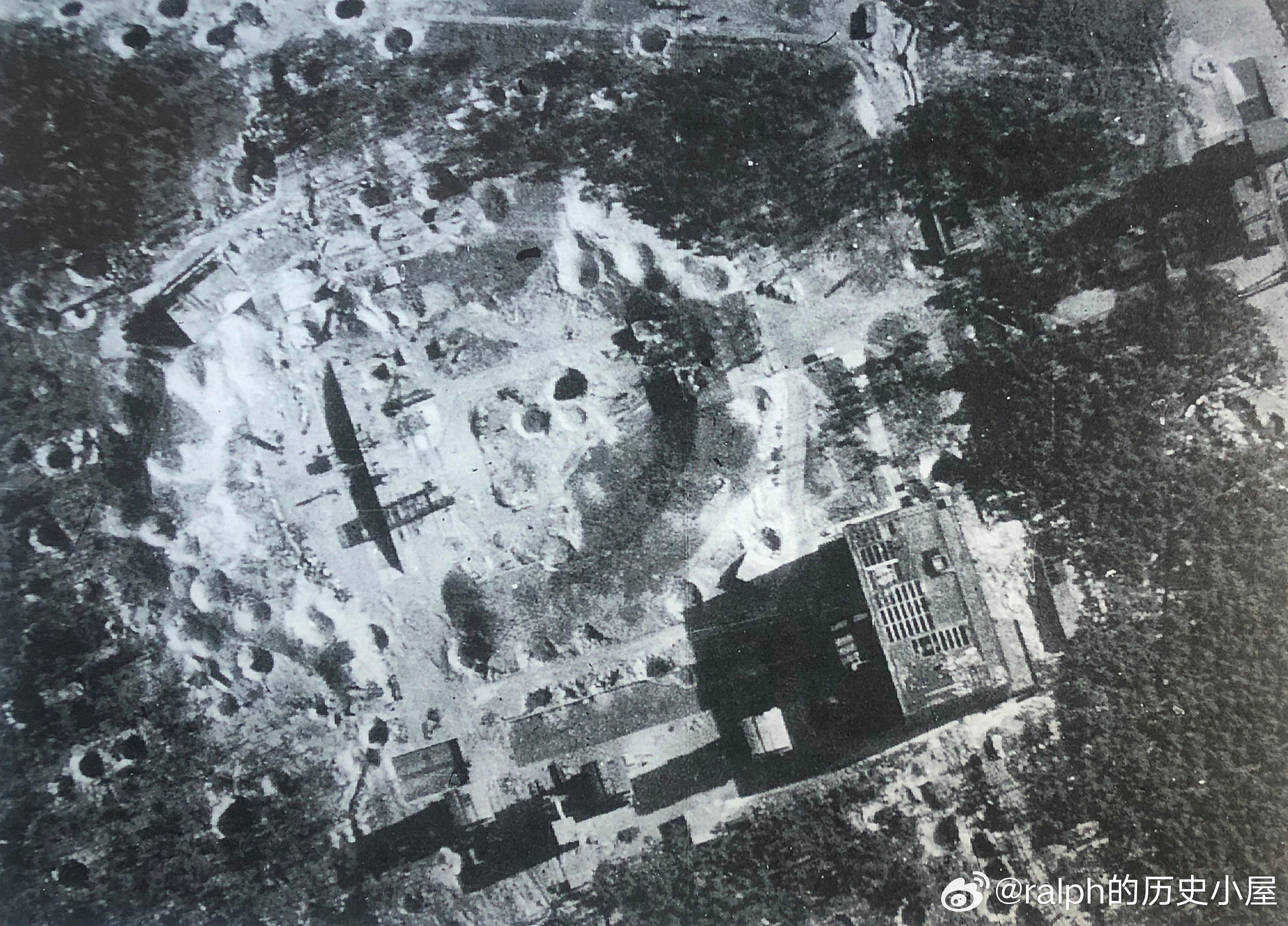 1943年8月17日英军轰炸佩内明德（Peenemünde，是德国东北乌瑟多姆岛