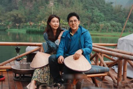 霍启刚，高调发文！

4月7日，霍启刚突然在香港社媒高调发文，他大方公开分享了多