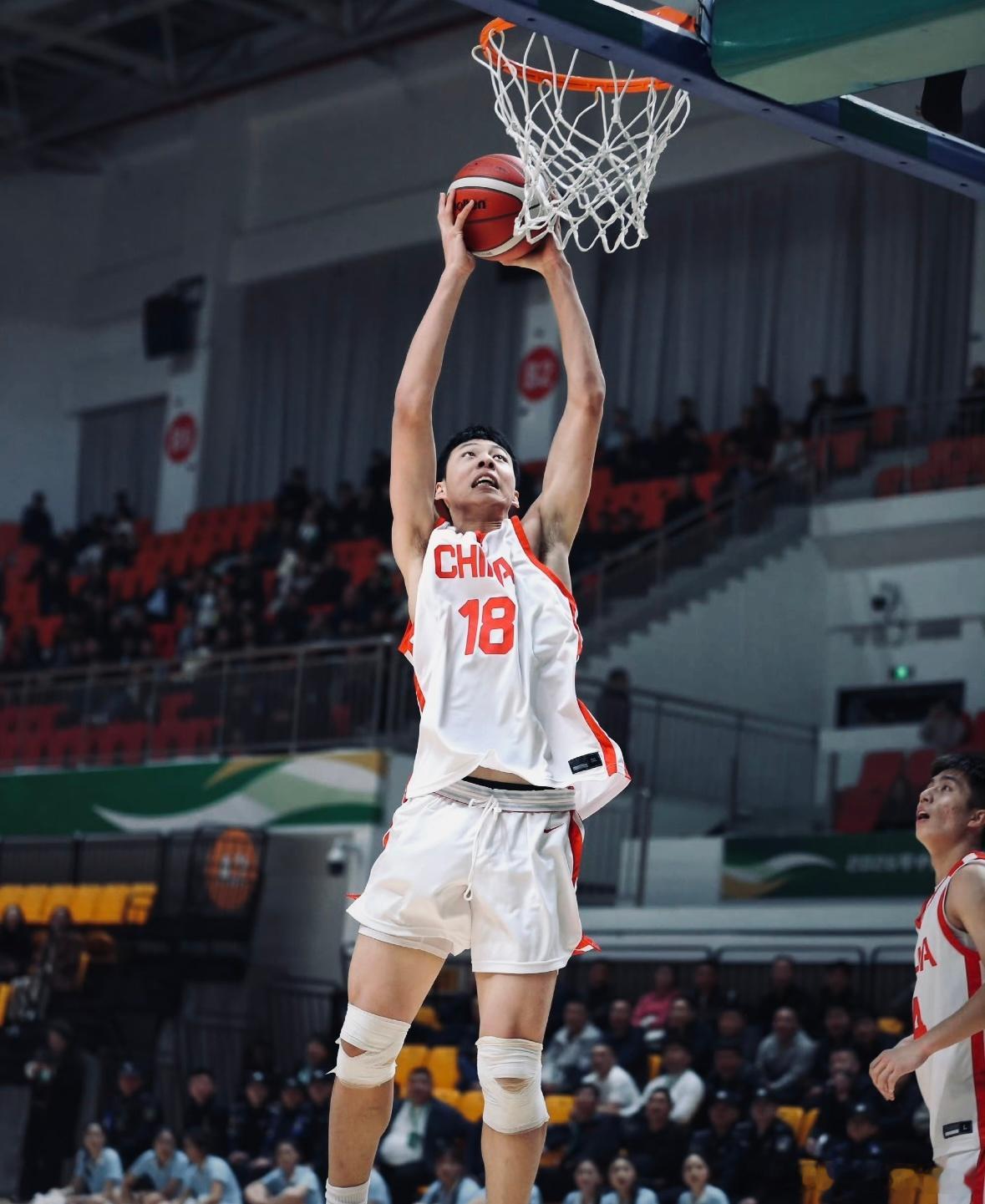 U18国青44分大胜！16岁宏远内线姚嘉泽轰22+10，下一个徐昕已在路上在U1