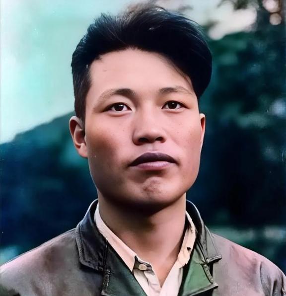 1953年，年仅21岁的朝鲜飞行员，开着当时世界上最先进的战机投诚美国，并获得1
