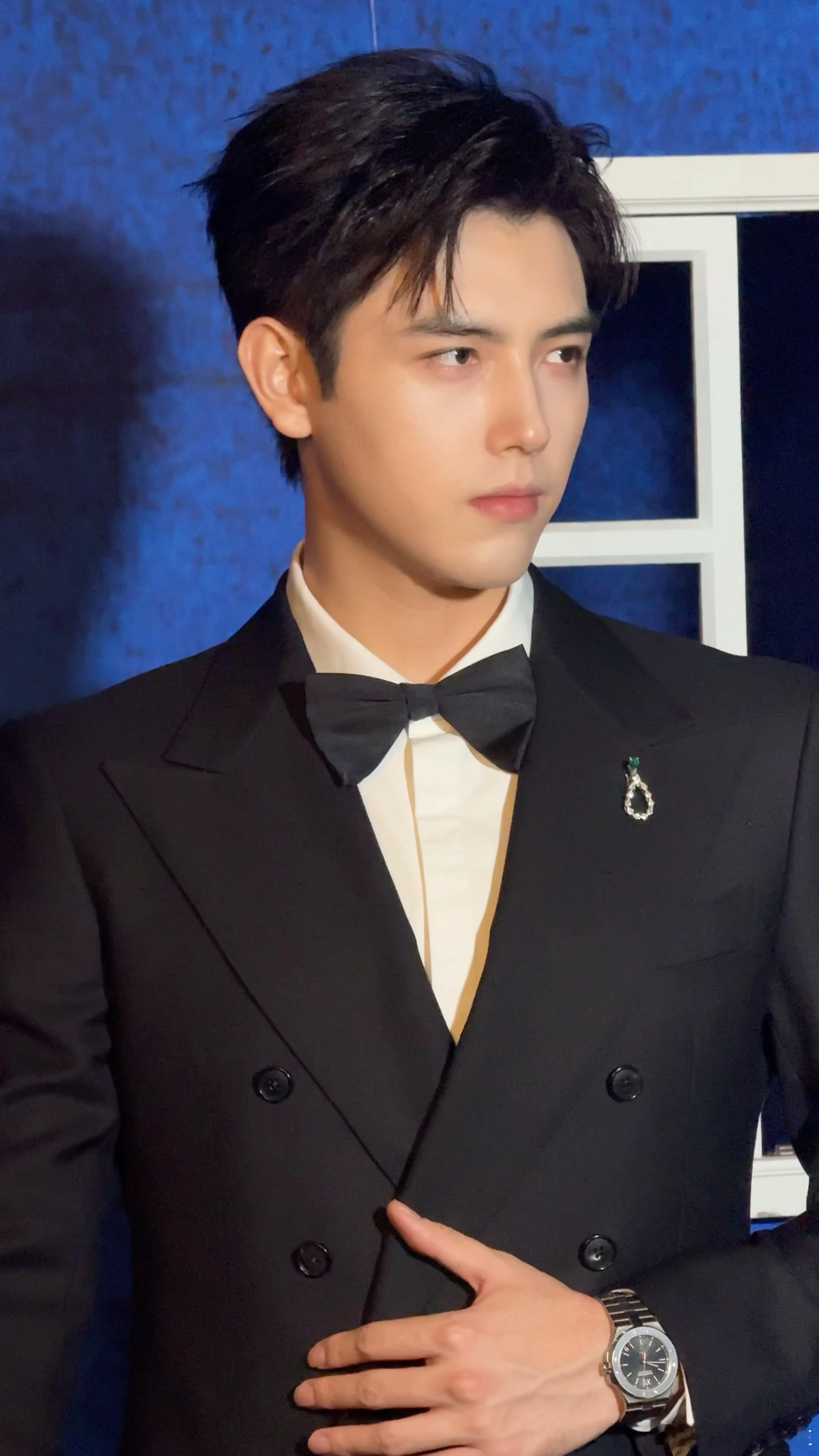 既是主持人也是推介人，双重身份切换自如，年轻电影人的赤诚太动人～ 