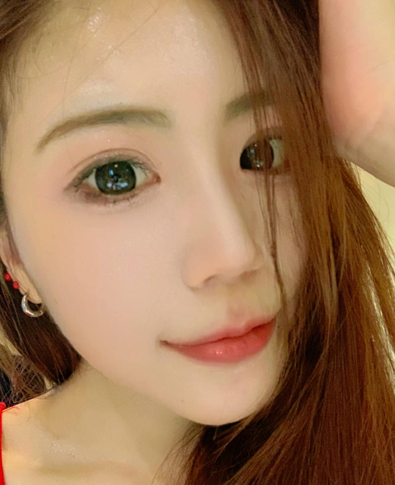 今日心情不佳，生活好像总是会当头一棒！！！
没由来的
我的情绪，比全世界的期待都