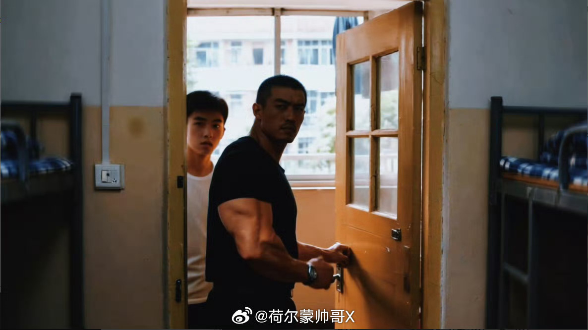 感觉这部比那个金子货币好看多了 