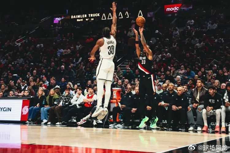 3月24日，NBA常规赛开拓者主场迎战篮网队。本场比赛杨瀚森被球队从发展联盟召回