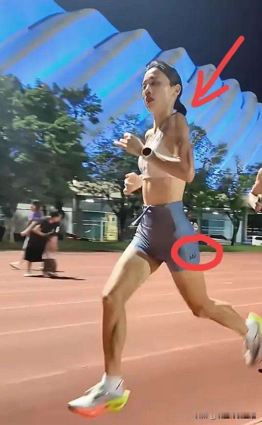 “如果你把跑马的收益，给一些换班同事，看谁还有不支持”，网友建议“最快女护士”拿