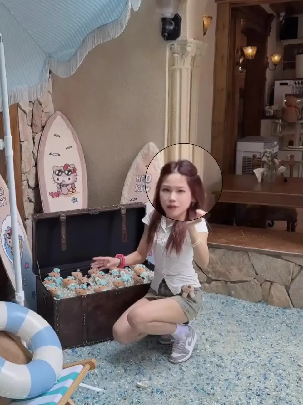 一拍照就假装好忙好忙