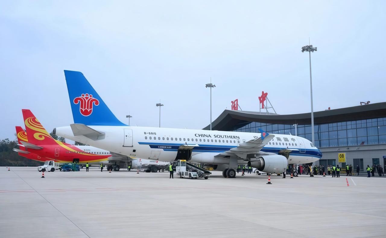 【头条新闻】
【阆中古城机场推出状元专属福利】
阆中古城机场启动“状元之乡·状元