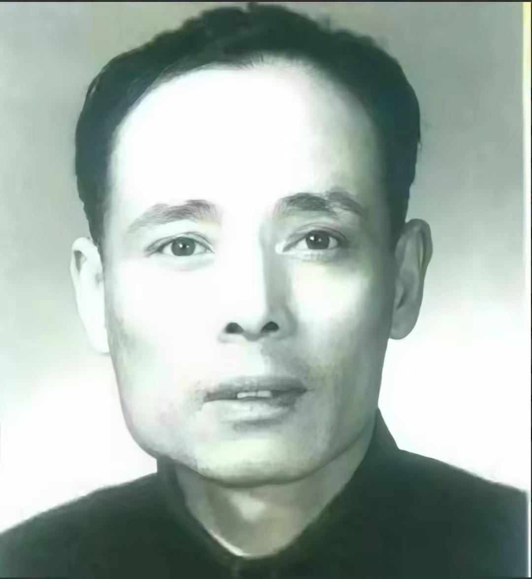 1982年，上海公安局接回一个在山西劳改28年的白发老头，直接安排住进老干部处，