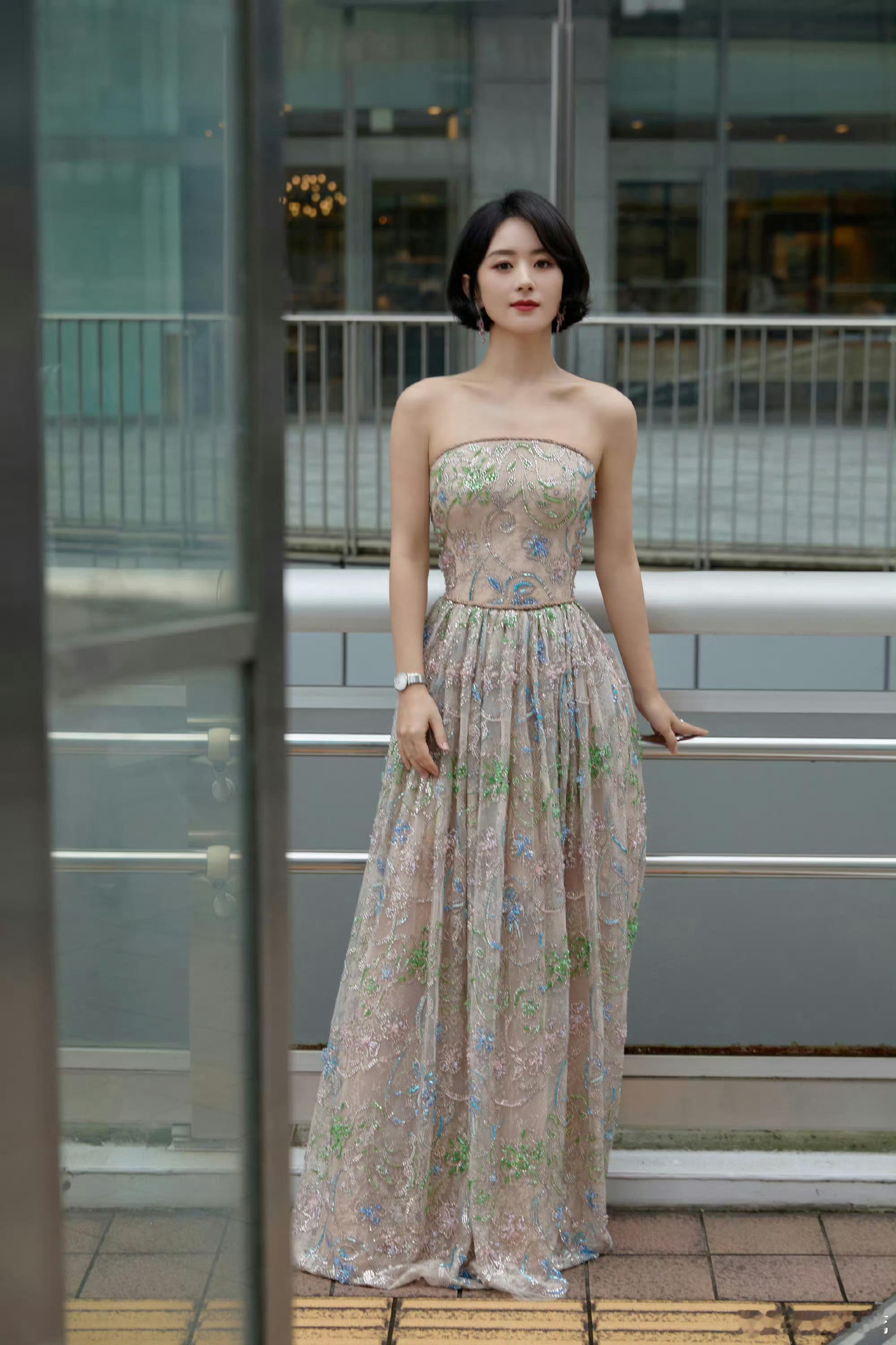 赵丽颖东京电影节上身顶级高定Armani Privé 2024春夏高定！ ​​​