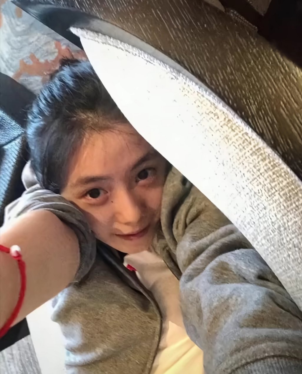 【刘浩存】沙发缝里长小蘑菇咯 ·刘浩存主动给刘昊然打招呼 ​​​