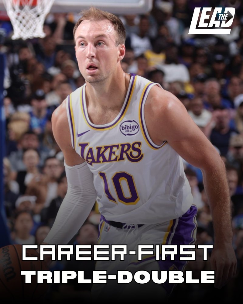 卢克·肯纳德在与德安德烈·艾顿的空中接力上篮后，拿到了他职业生涯的第一个三双(1