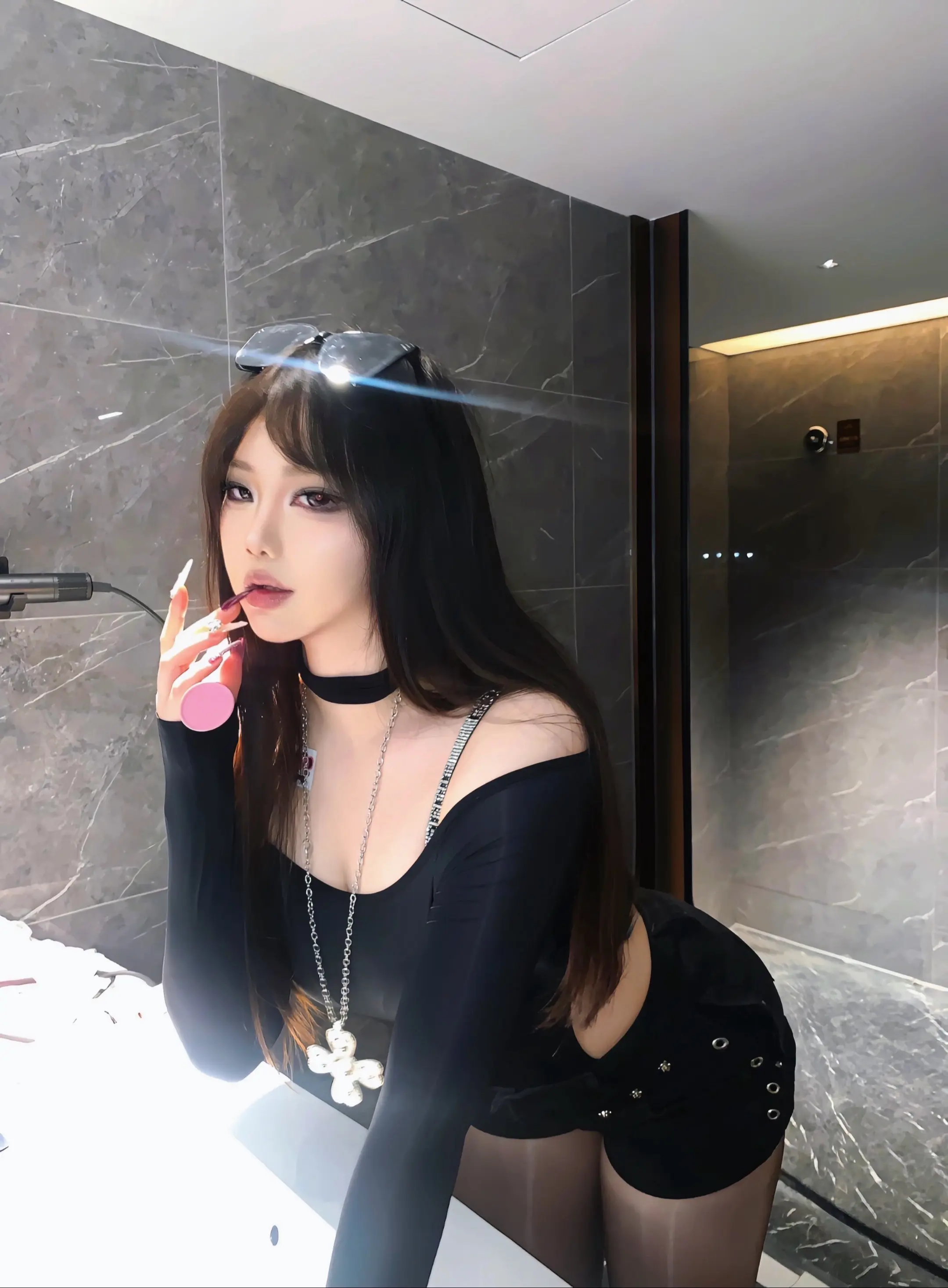 一边去 一股小狗味。chillkill