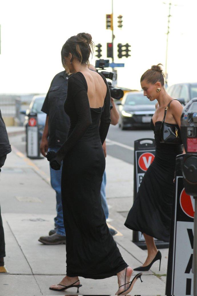Kendall Jenner 最新私服穿搭 ，一袭黑裙美翻了！

高级感的穿搭，