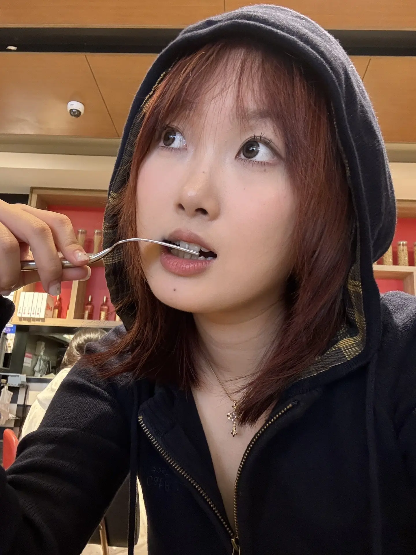 新发型自己剪的。