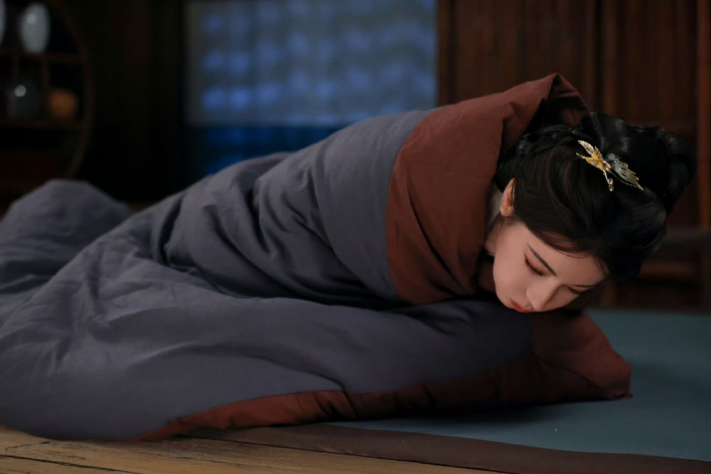 啊啊啊 宝宝这么可爱 给自己裹成小团子 