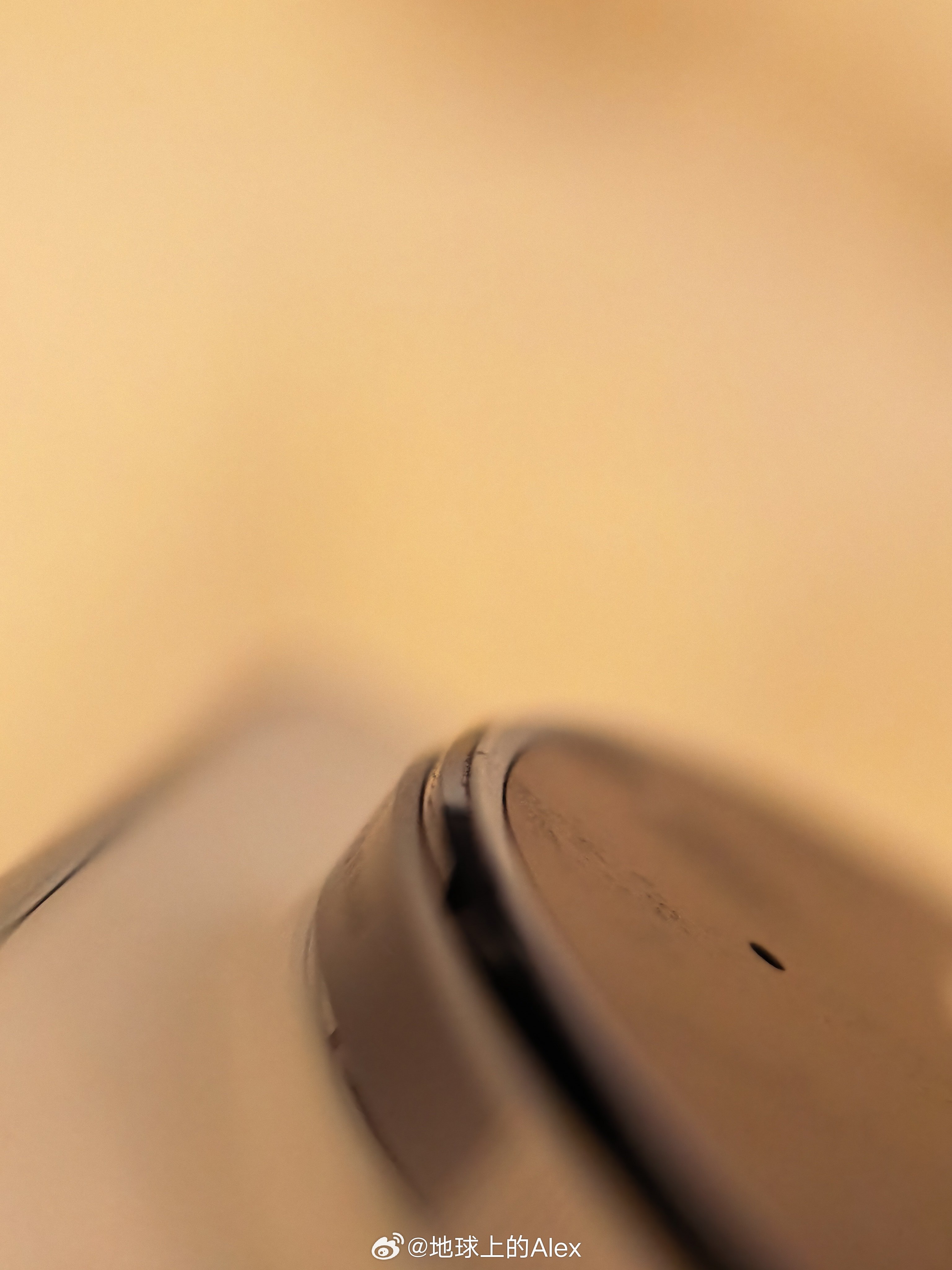 vivo X300 Ultra这游戏手感是真不行上一代Deco大，但是外边缘是有