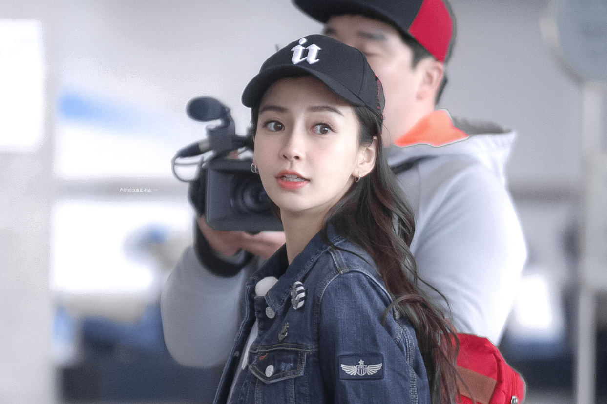 angelababy ＊杨颖 此贴🍎5（15字不同文案）内👍🏻5 🧱1今