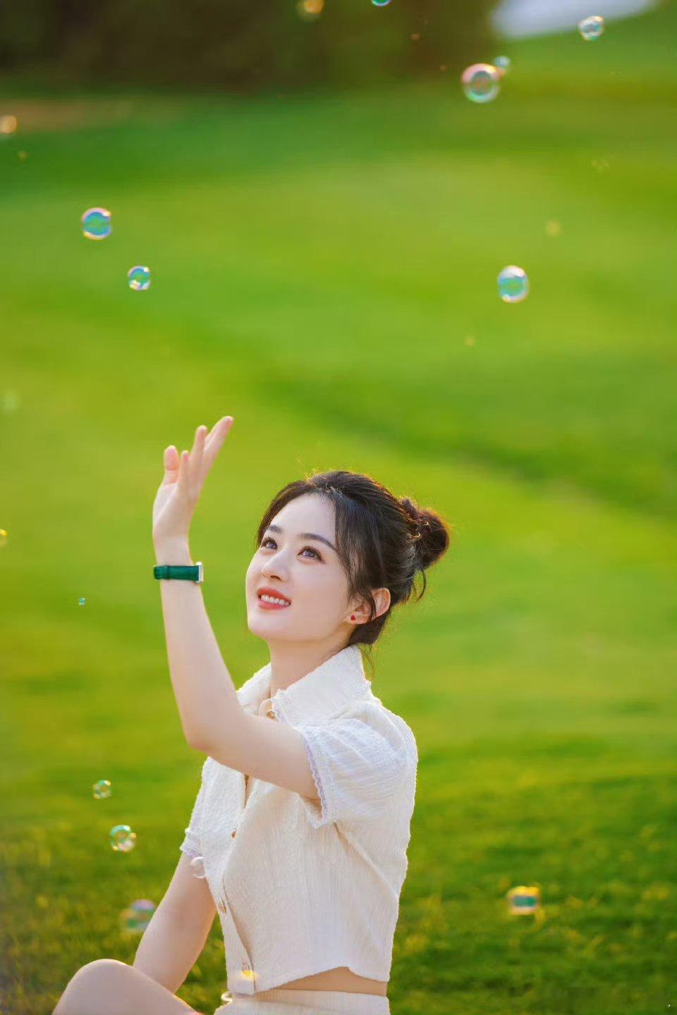 #赵丽颖在每个阶段都有别样的美#赵丽颖在每一个阶段都有别样的美，演花千骨和薛杉杉