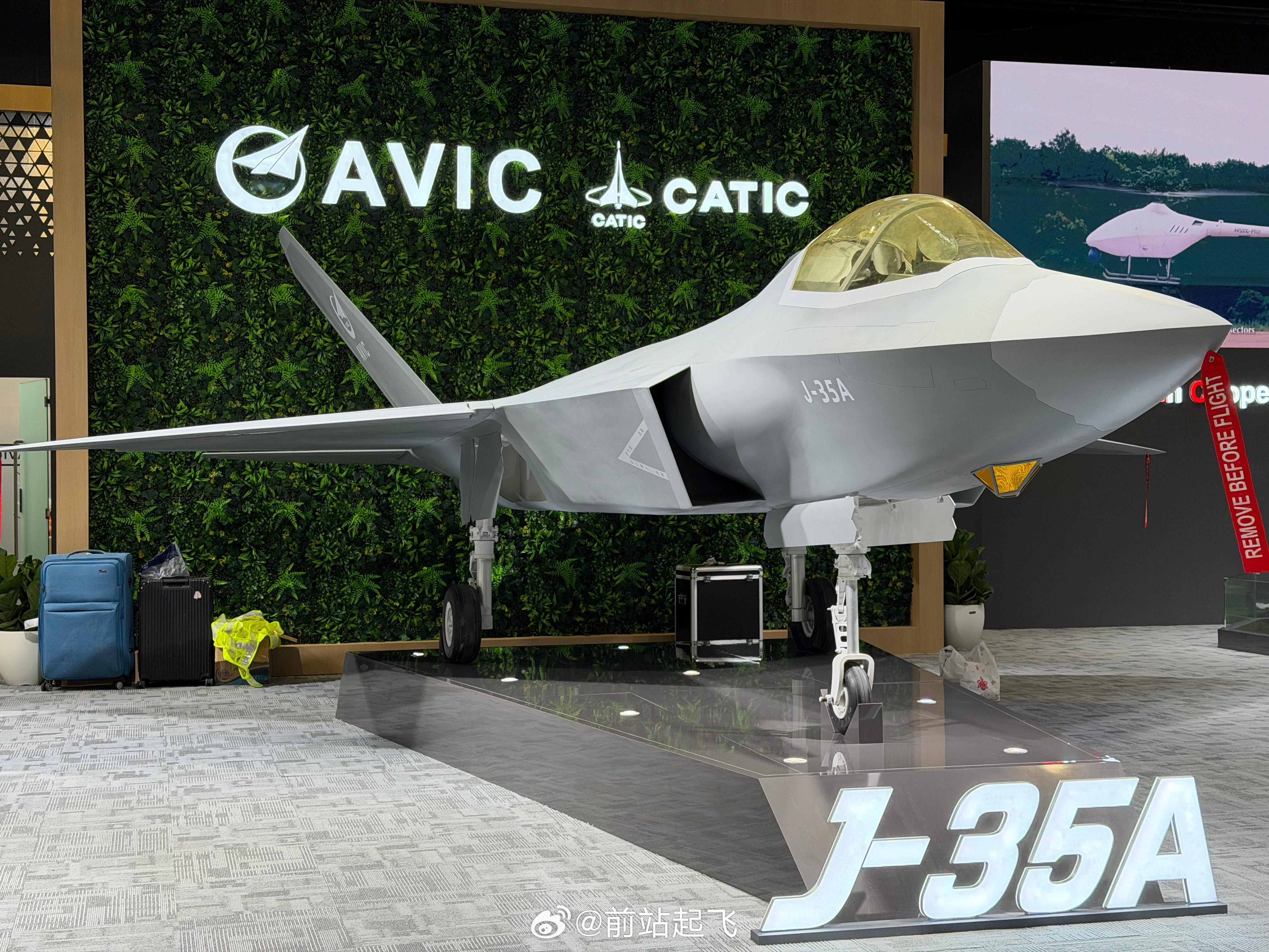 歼35A的模型在2026新加坡航展