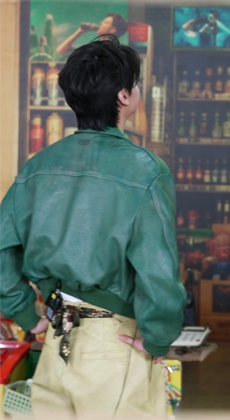 这么勒还掉裤子呢 好像又瘦了 田栩宁直播