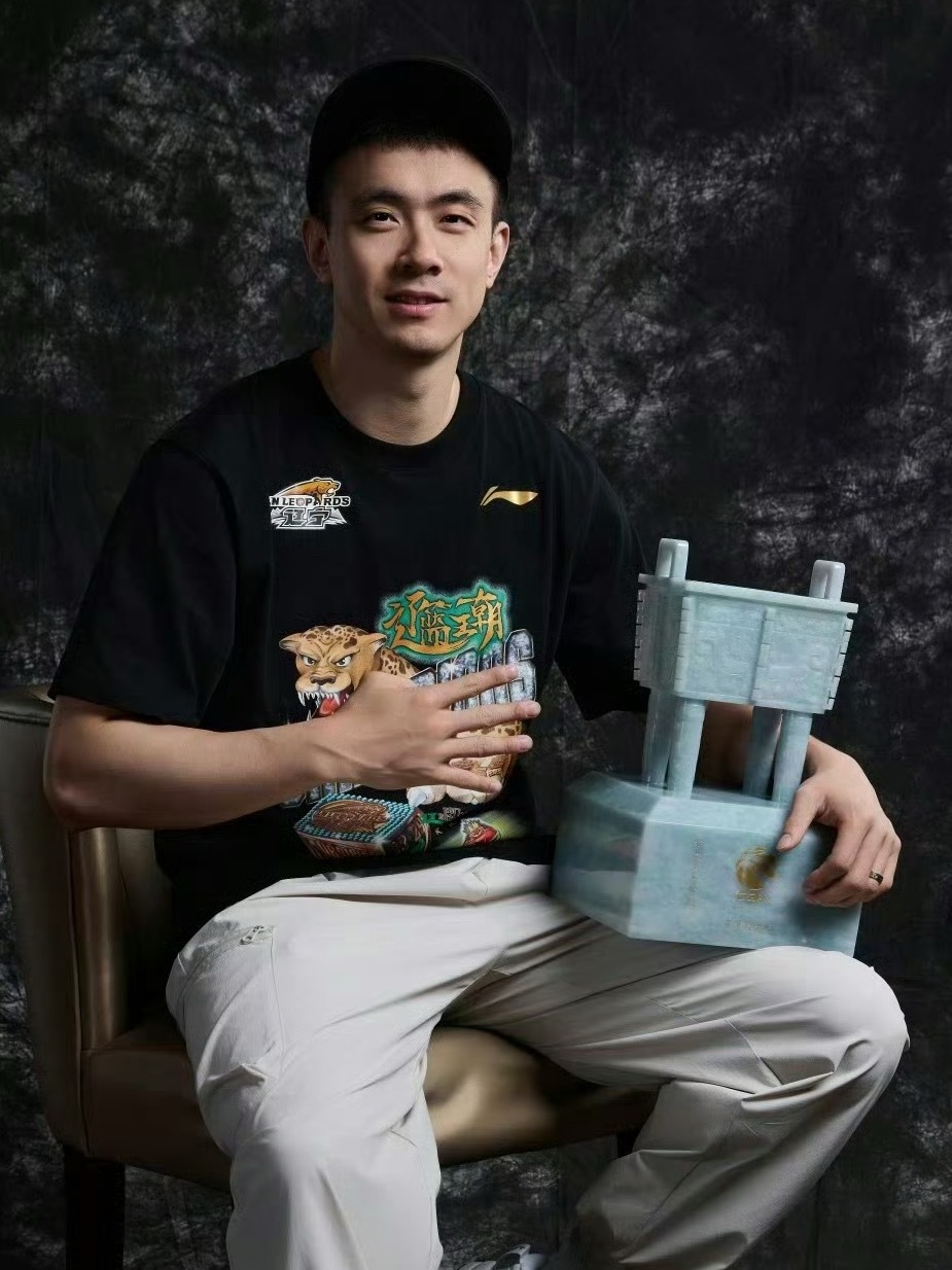 赵继伟[超话] ✍️【4年D类顶薪】✅辽宁男篮 ​​​