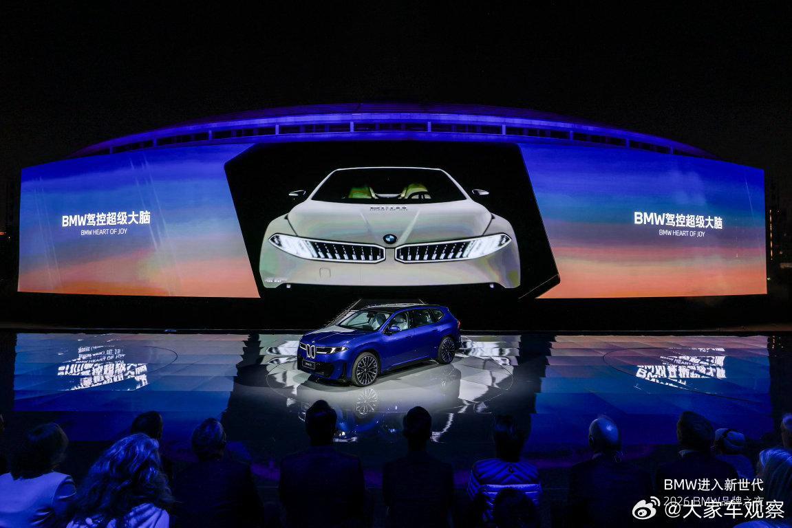 宝马回来了今晚的宝马之夜太震撼了在工人体育场北广场临时搭了一个赛道，现场燃就是了