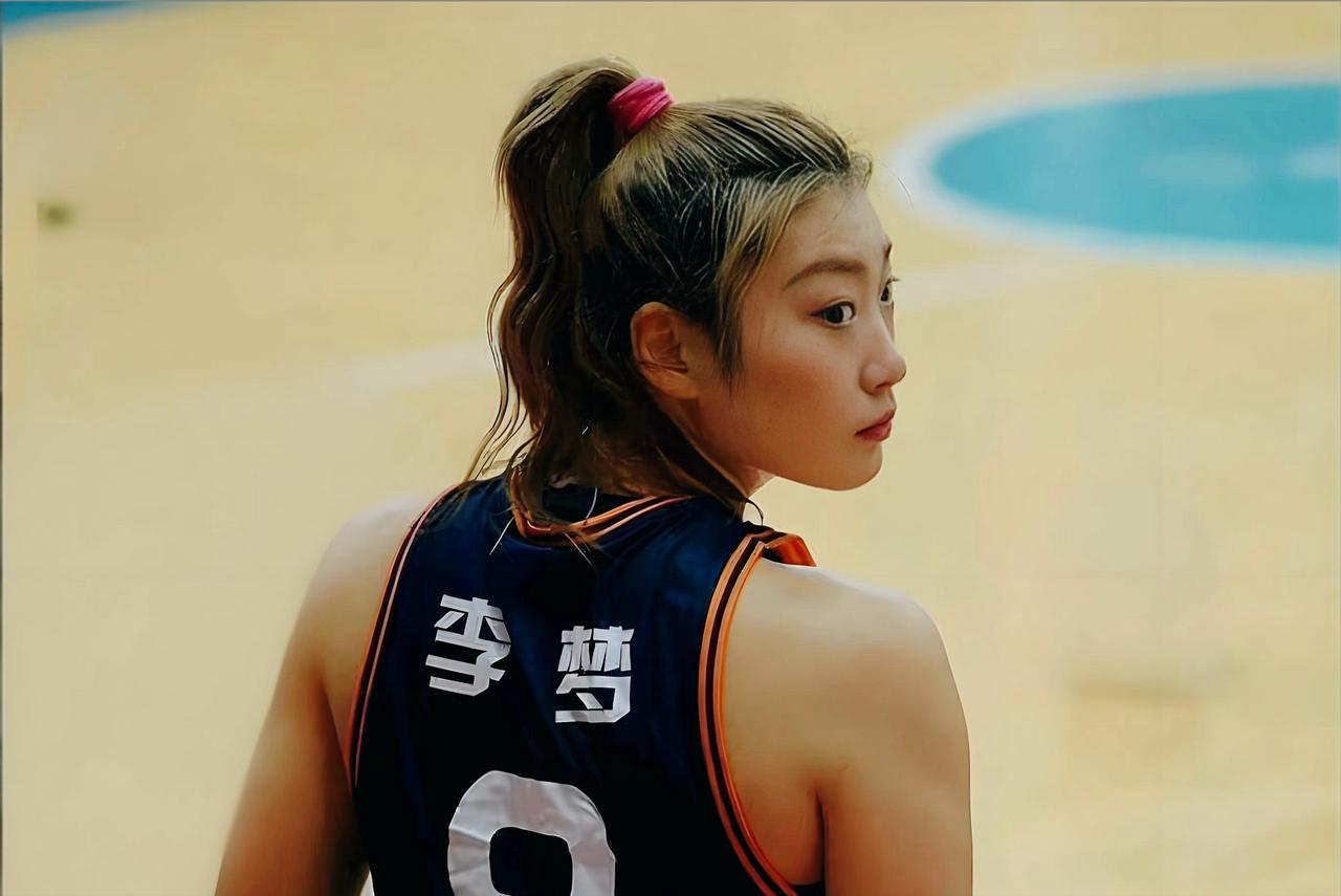 是的！李梦已确定无缘 2025-2026赛季 WCBA 联赛，这一消息已被多方权