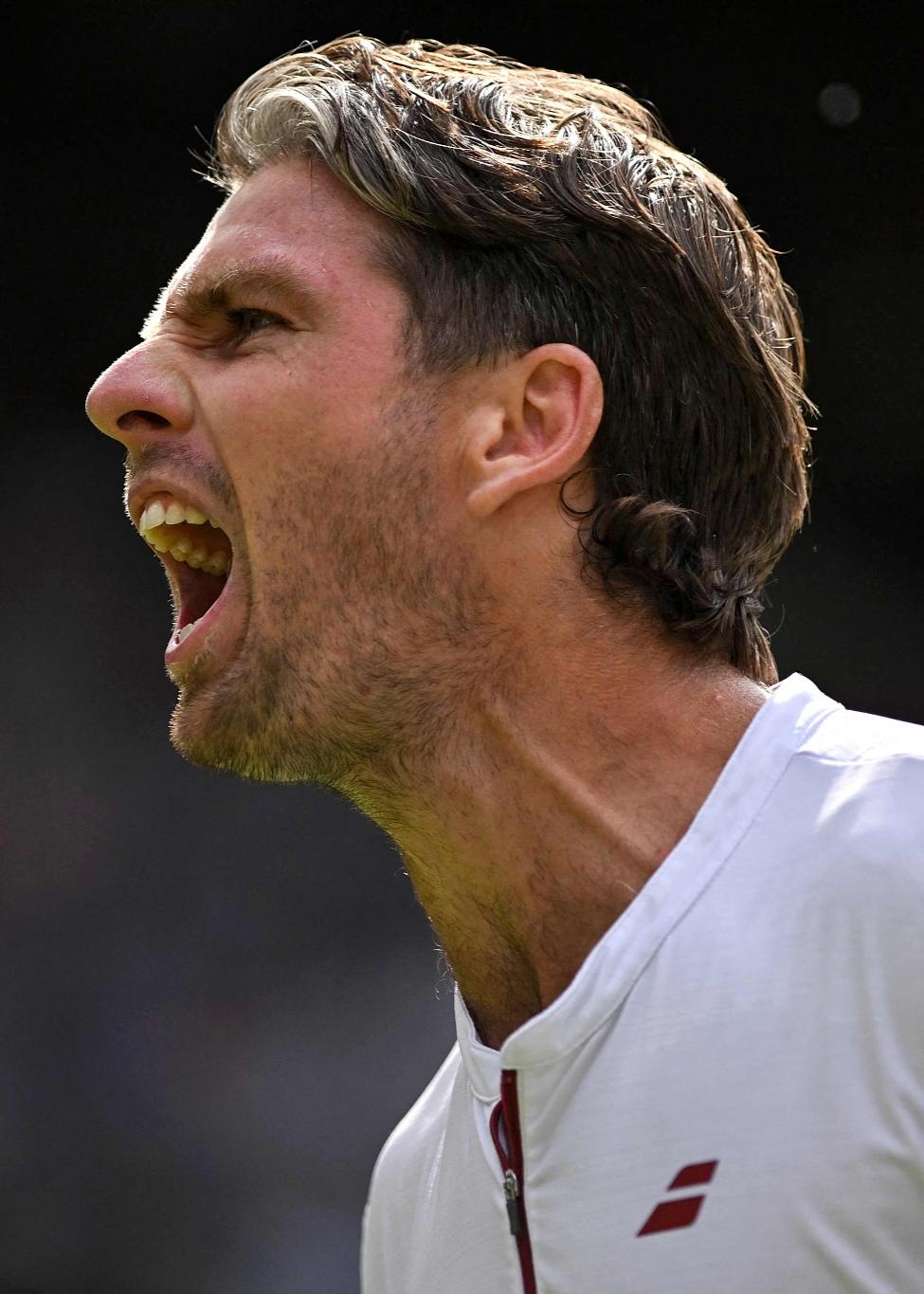 诺里蒙特卡洛大师赛第一轮与凯兹曼诺维奇比赛时刻
         北京时间202