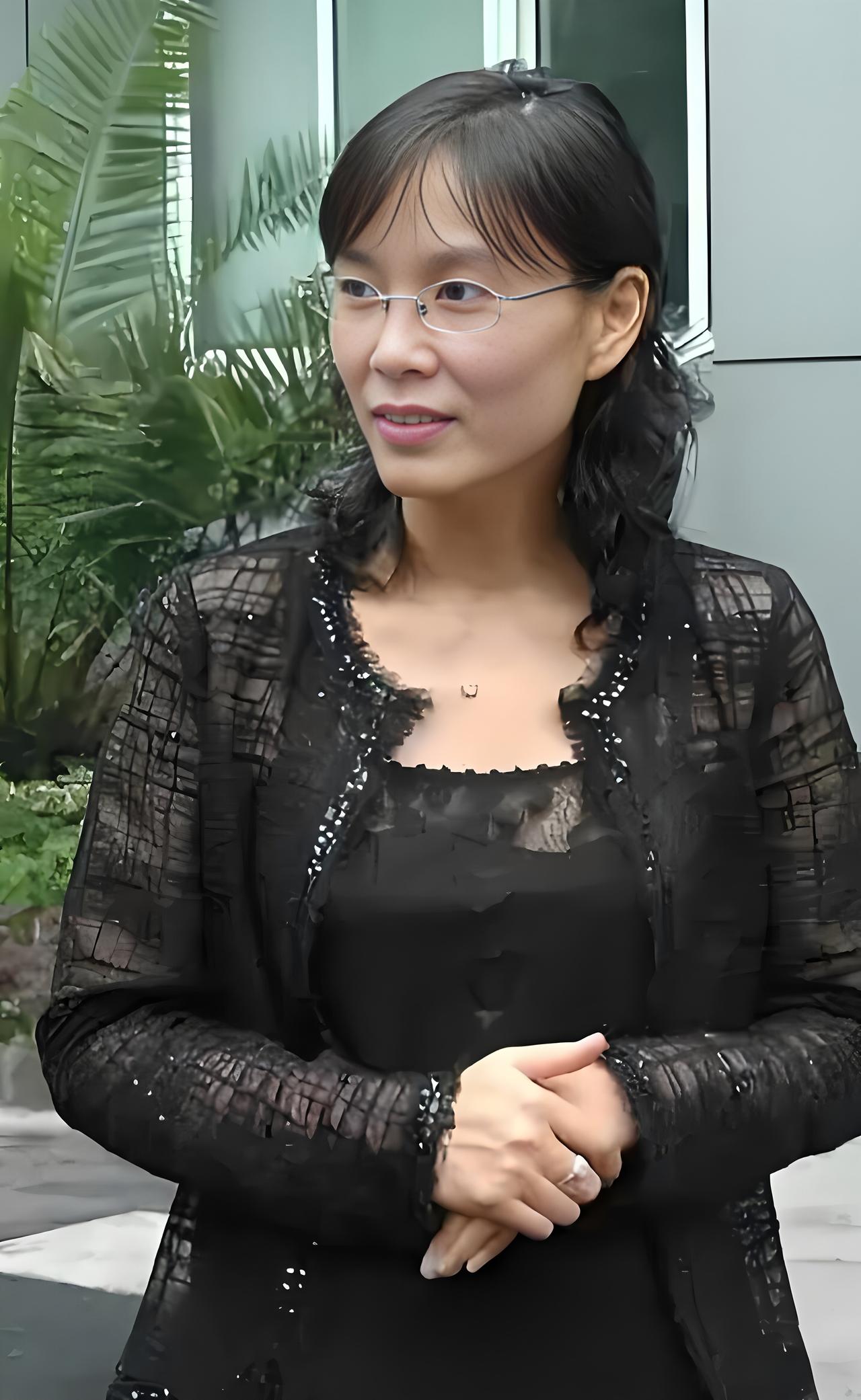 自己经营不善，在宗庆后的帮扶下，杜建英拥有的百亿家产。

她还想再要350亿？这