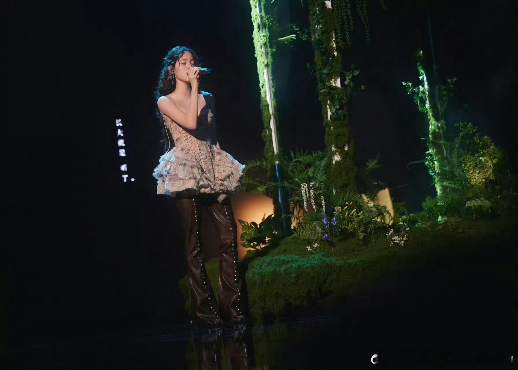 欧阳娜娜开口就是心动的信号 欧阳娜娜声生不息舞台鲨疯了！清甜温柔嗓音开口即初恋，