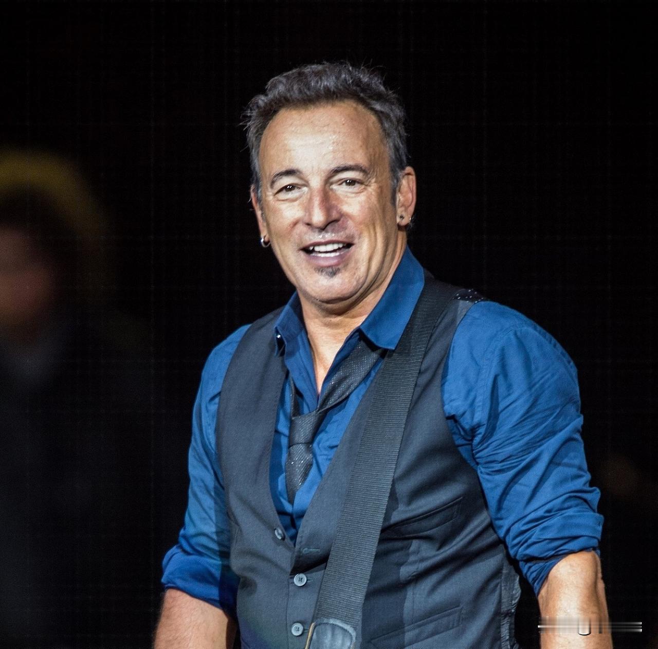 美国著名音乐人，多次获得格莱美奖，《The rising》荣获45届格莱美最佳摇