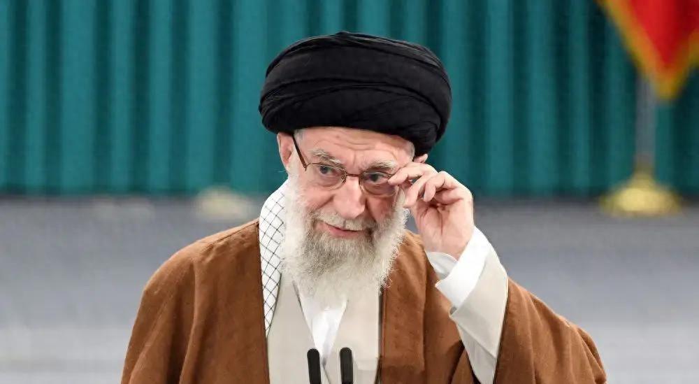 伊朗遭围困，三国出手，哈梅内伊能安心吗？
伊朗最近挺难的。美国一直在施压，还被曝