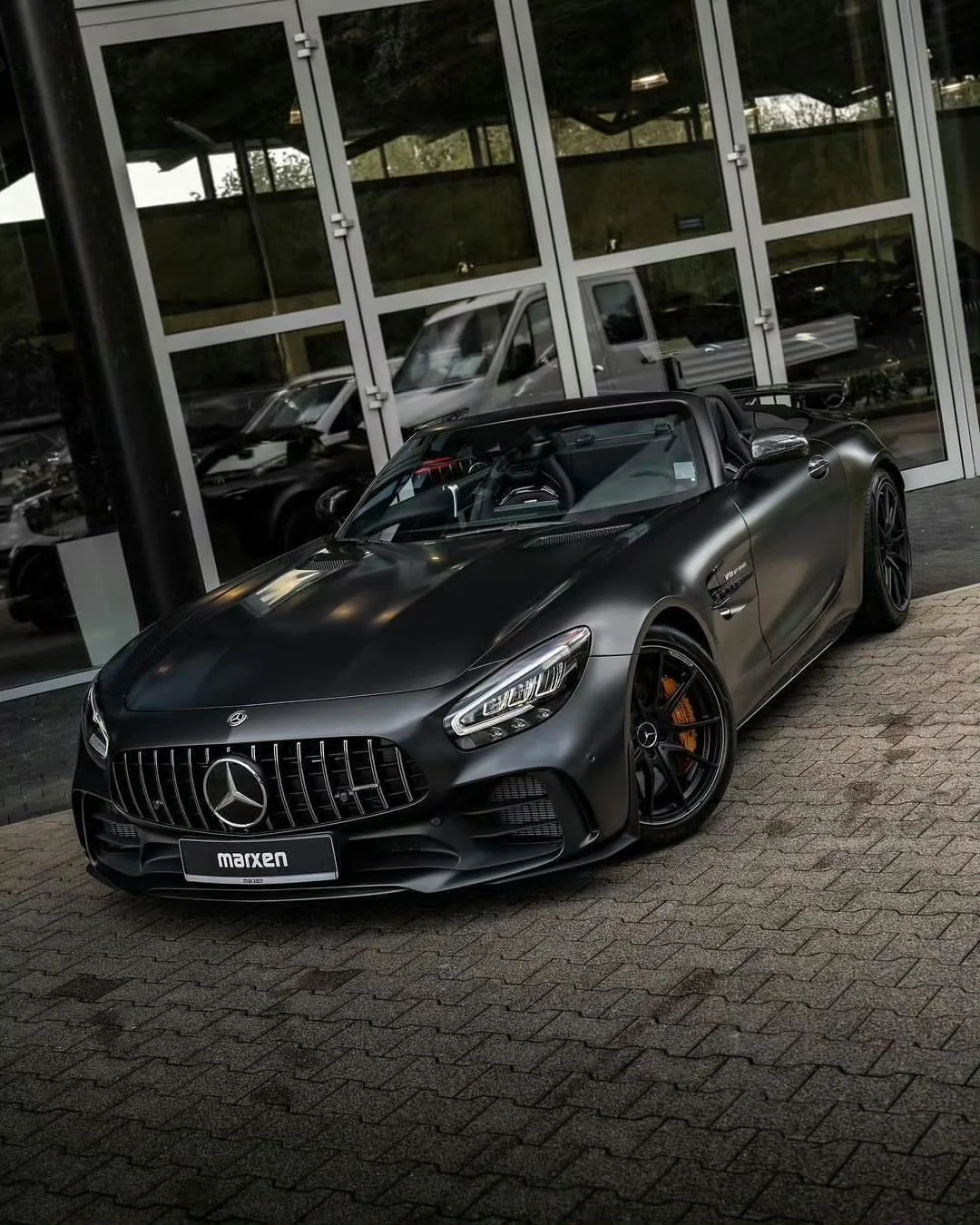 梅赛德斯AMG GTR Roadster