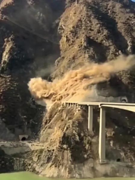 阿坝红旗特大桥引桥垮塌，承建单位曝光引关注
 2025年11月11日16时许，四