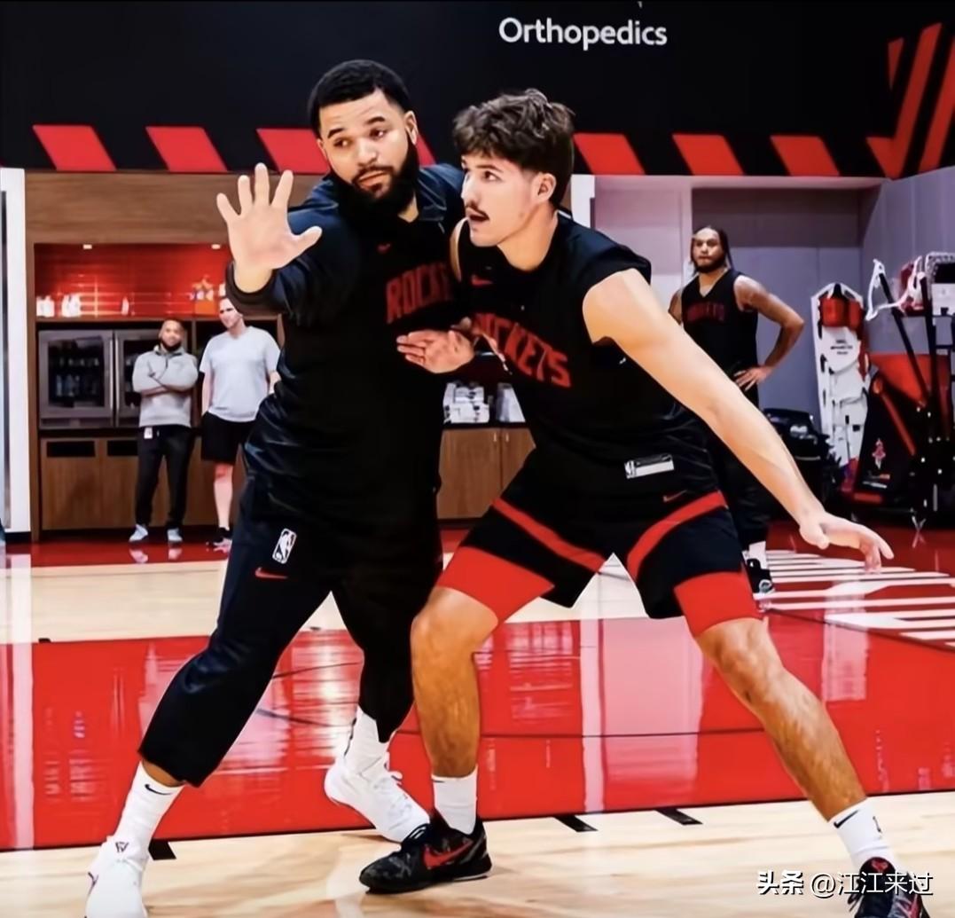 继塔图姆后又一医学奇迹诞生！难怪火箭没有签哈登！火箭大脑范弗利特即将在本赛季季后