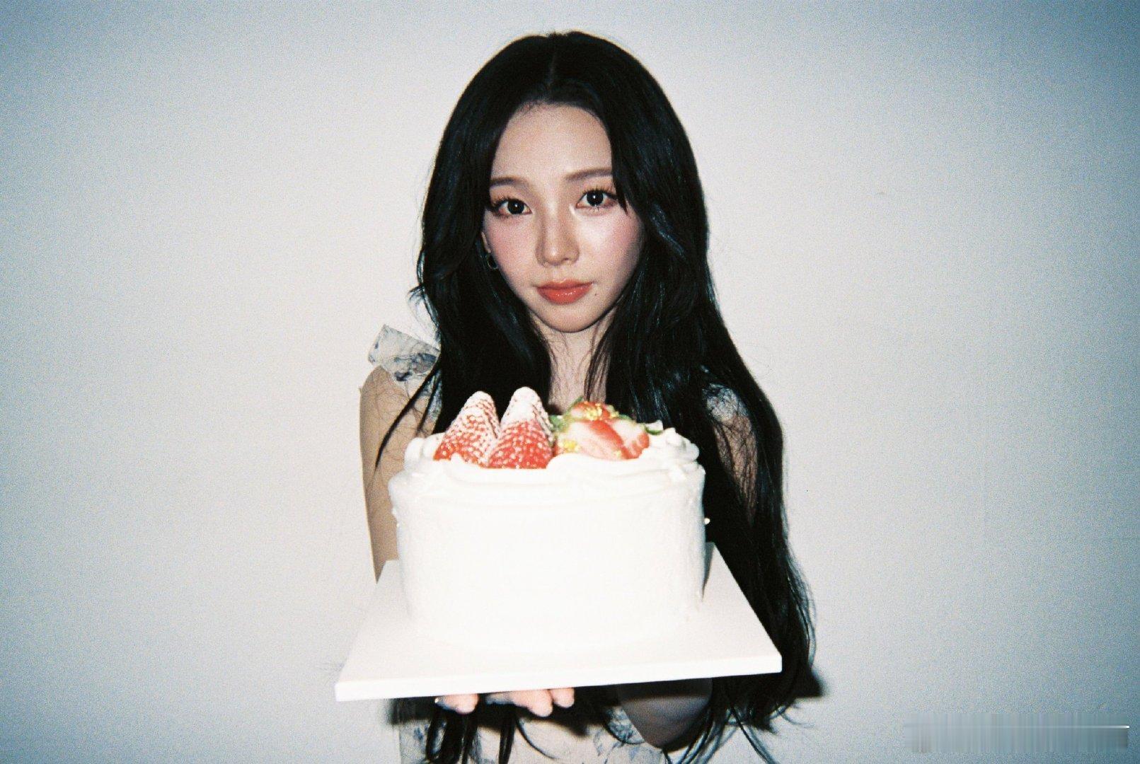 欧尼 生日快乐🎂 