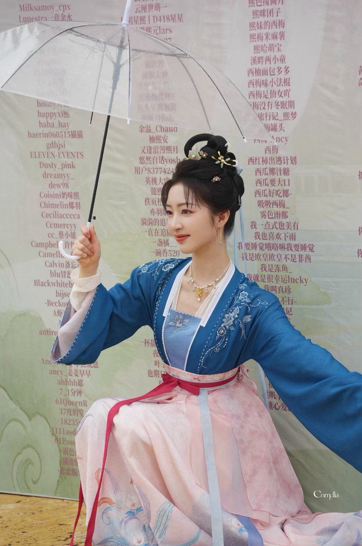 邓恩熙新剧一番女主 05花邓恩熙拿下一番大女主！《恰逢春》改编自《庶女生存手册》