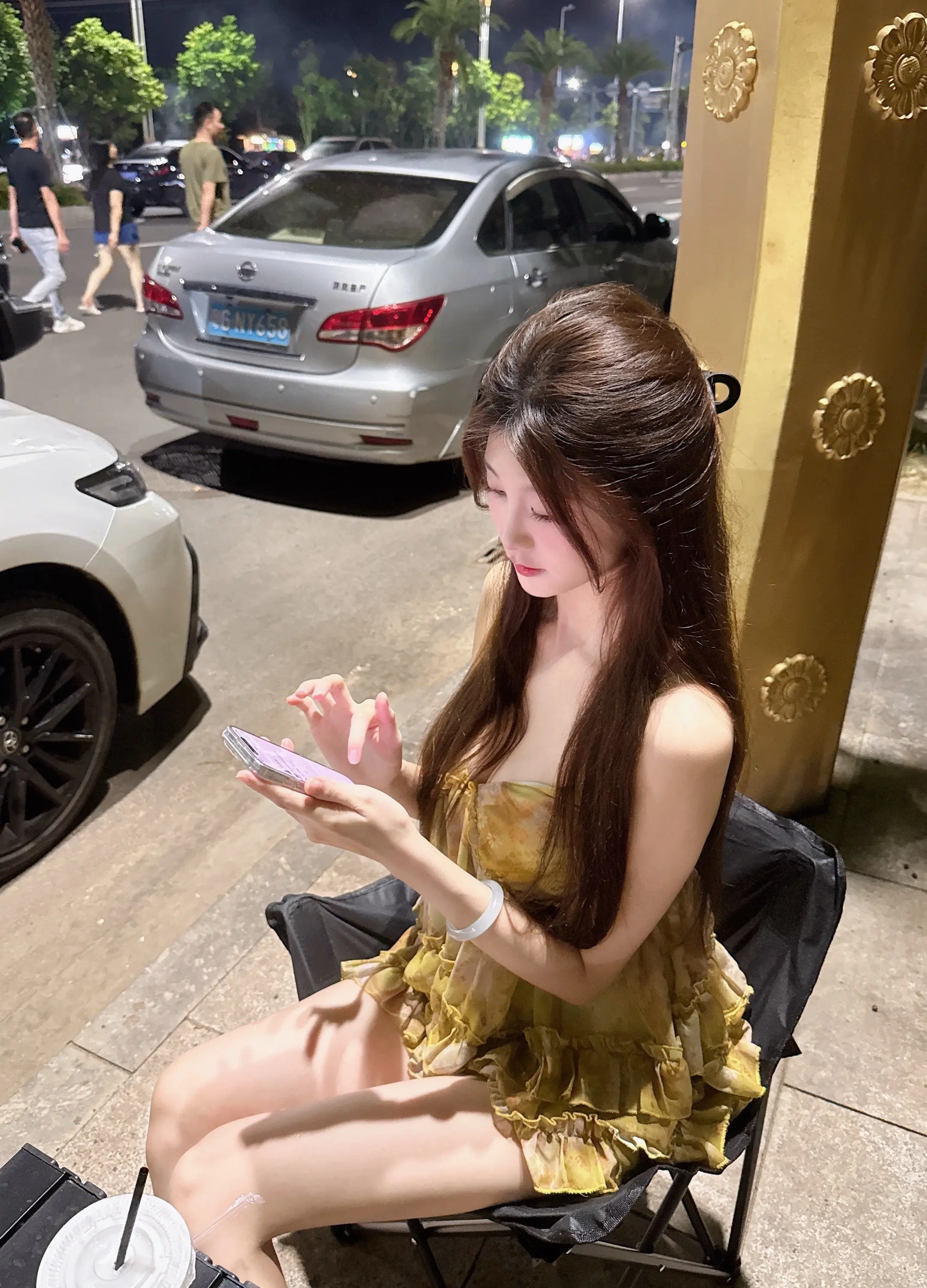 饿时馒头最香 饱时玫瑰最香