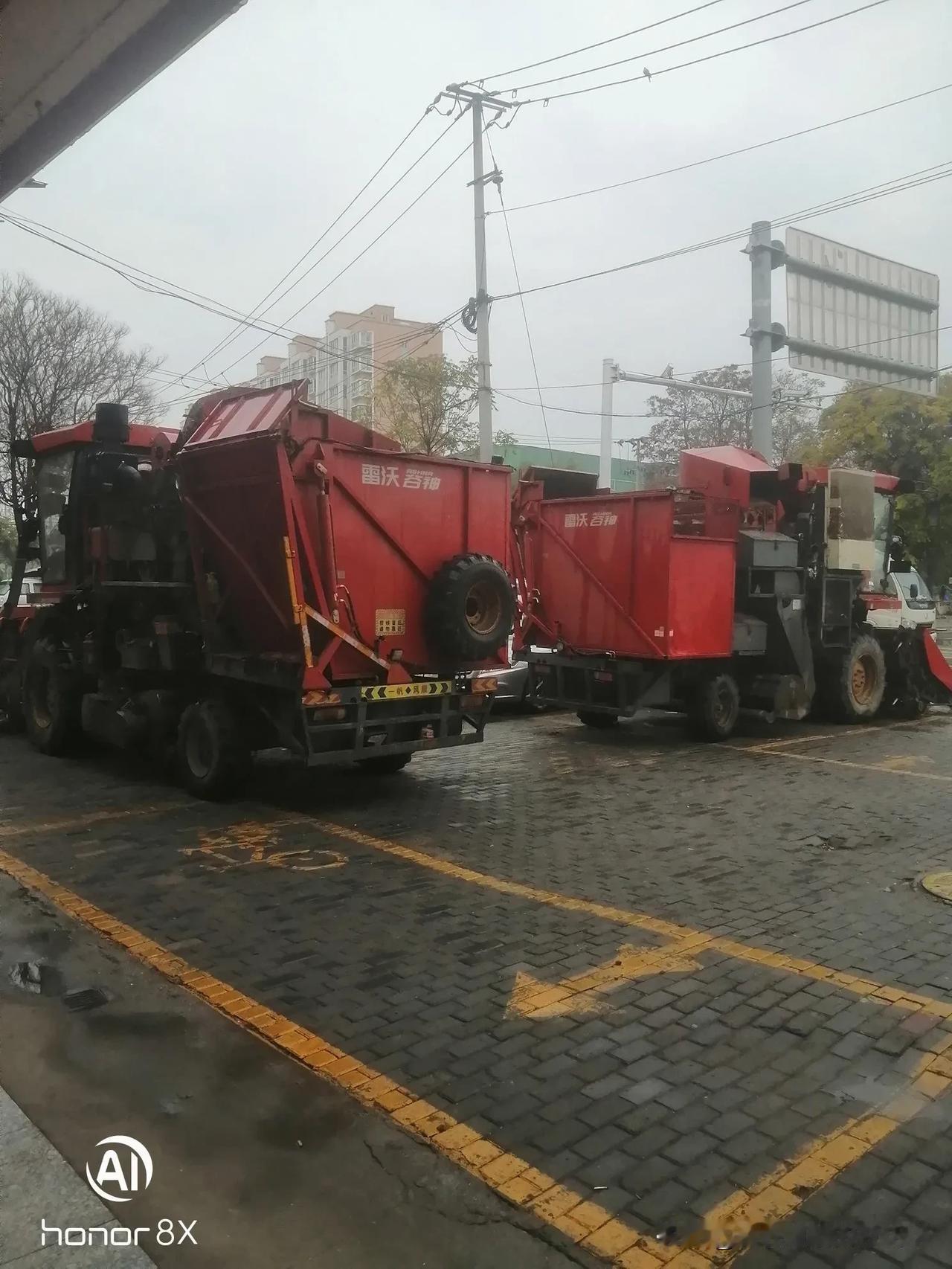 今年的天气为啥跟农民过不去，
今年秋天，宁夏部分地区秋雨绵绵，先是刚立秋的一场大