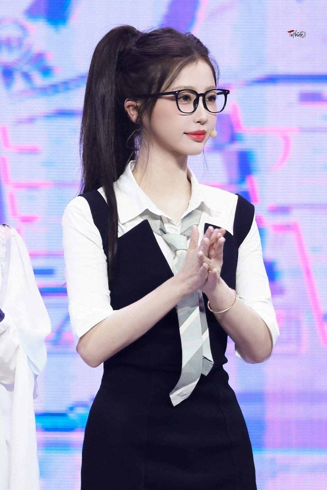 #虞书欣平等攻略每个人#[哇]我就说欣欣只有不了解的没有不喜欢的吧，我们欣欣可盐