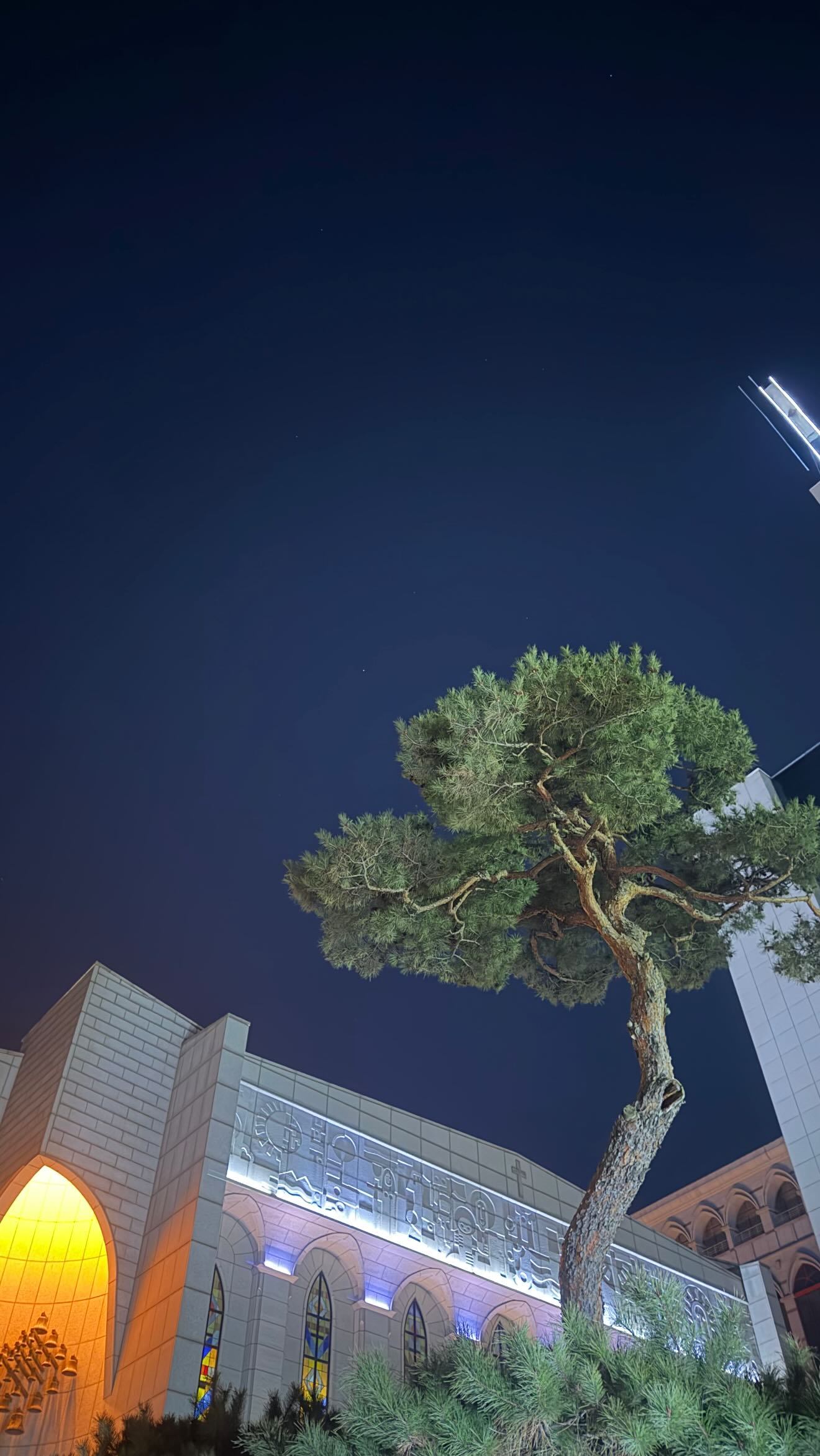 “CB百蓝_。260223崔始源 ins story更新两则： 