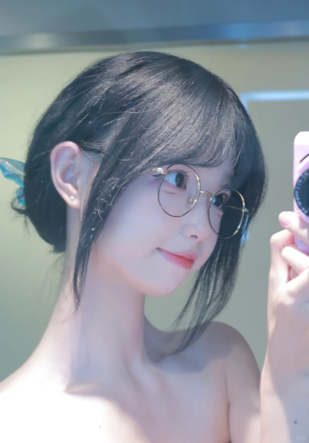 夹一束白玫瑰