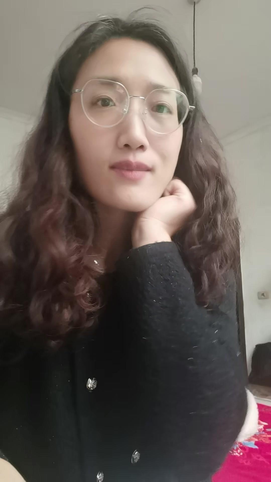 不是说他们不爱父母，只是这种“孝”里总掺杂着给外人看的成分。
就拿村里的葬礼来说