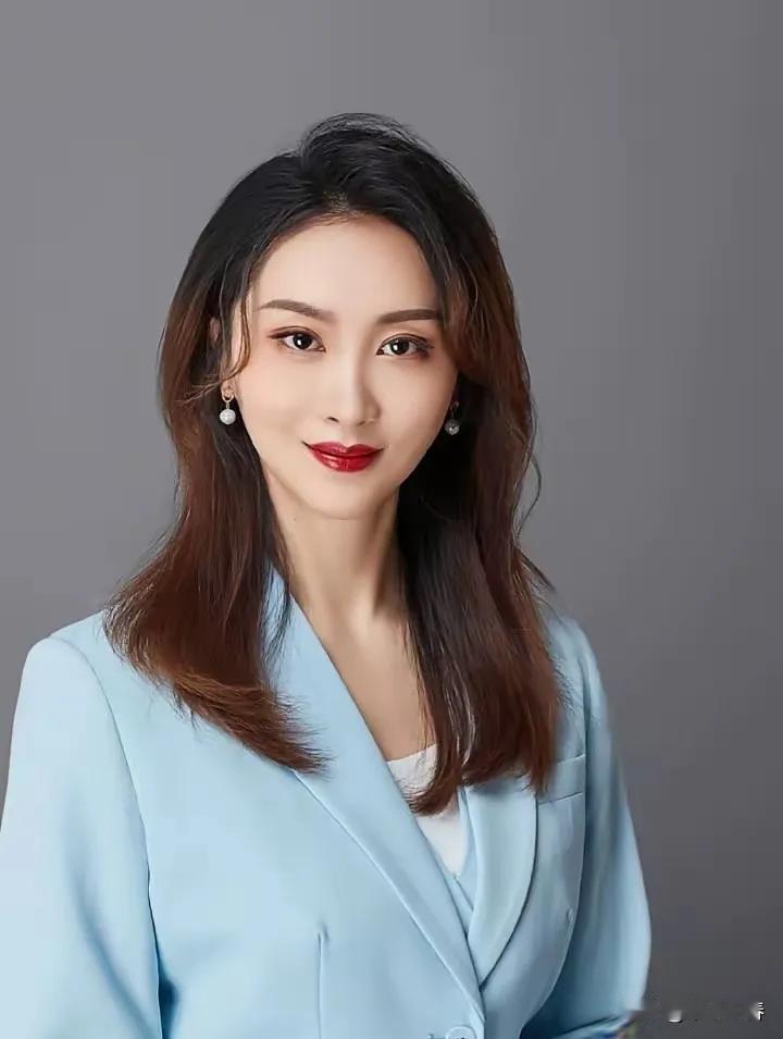 北理工裴轶老师开设的女性权益选修课被叫停。课程争议的起因，是她在选课群里说了句：