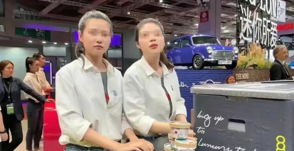 致老胡为首的稀泥派，如果一个民族，遭受歧视时，连愤怒都不敢表达，那才是最大的自卑